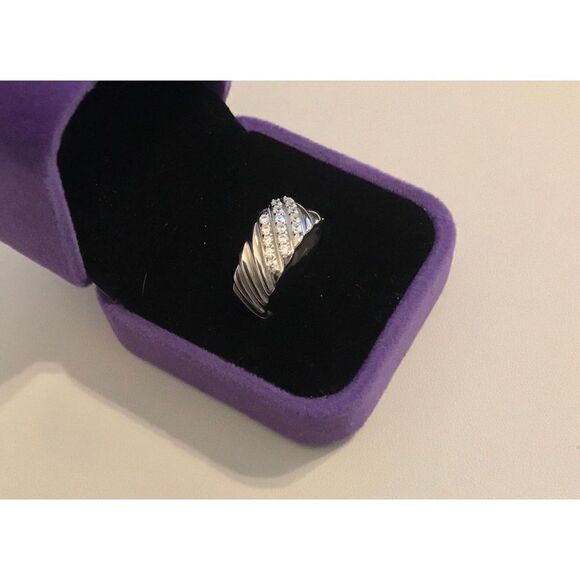 Pretty .925 Sterling Ridged Triple Diagonal Sim Diamond Band Ring Sz 8 - Picture 2 of 5